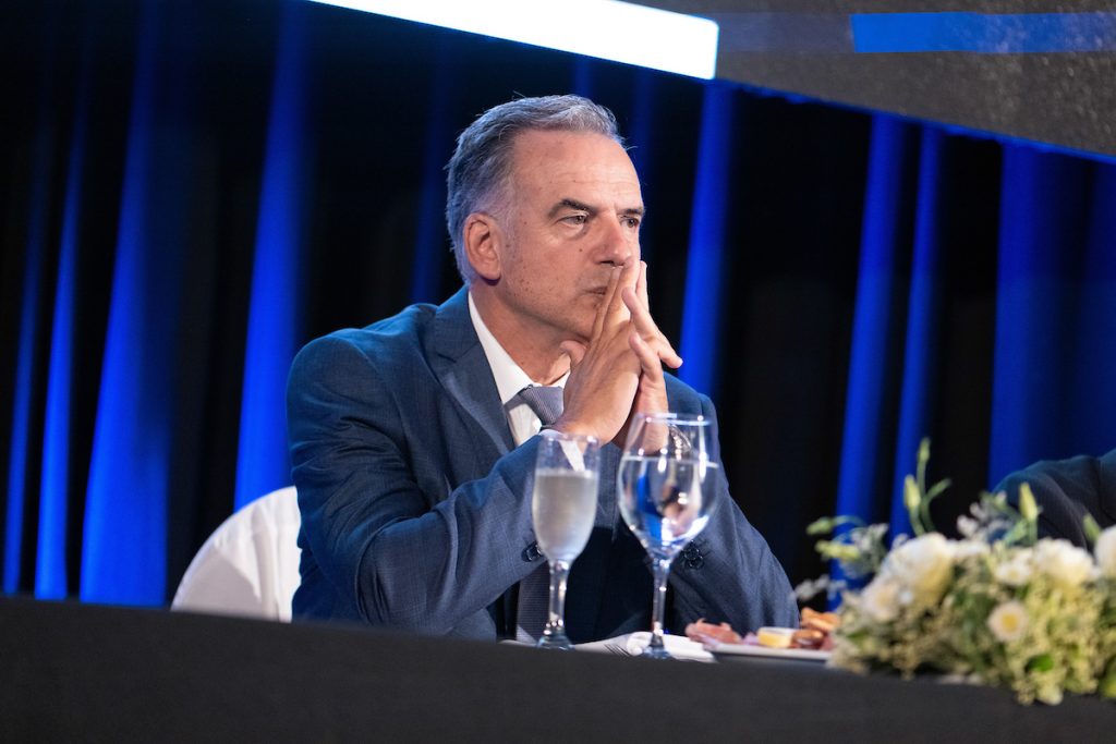 Presidente Orsi mantiene bajo nivel de aprobación