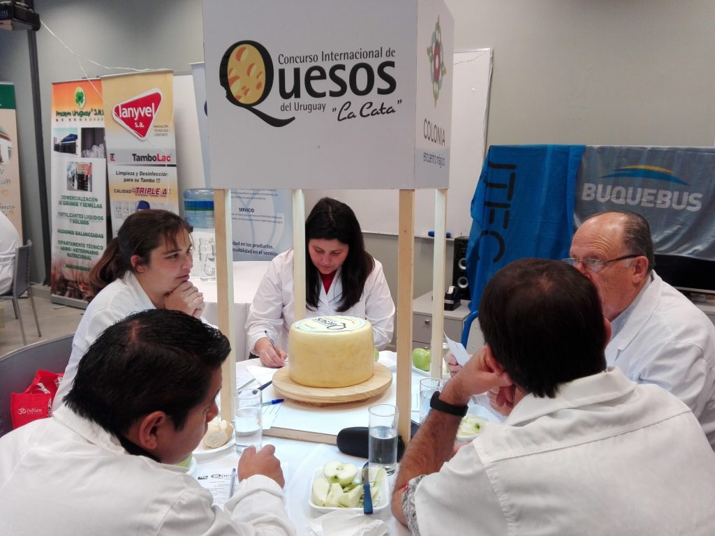 UTEC La Paz es sede del 20° Concurso Nacional de Quesos con jurados internacionales y el aporte tecnológico de la universidad
