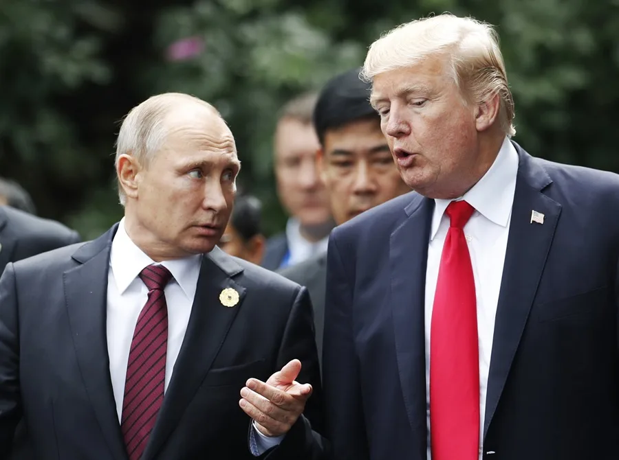 Diésel, sanciones y una cumbre: Trump se acerca a Putin