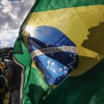 Sin debate final, Lula y Flávio Bolsonaro buscan los últimos votos antes de las elecciones en Brasil